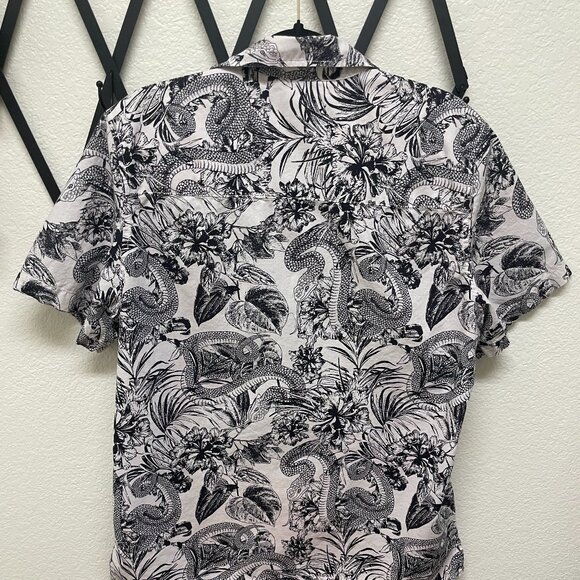 H&M, Snake/jungle print, black/ cream Short Sleeve, Button-down shirt men Medium - Picture 3 of 7